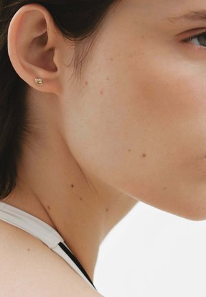 Aristocrazy, PIERCING INDIVIDUAL CON PAVÉ DE DIAMANTES - Pendientes - gold-colored