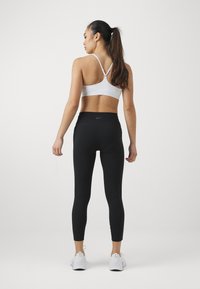 Nike Performance ONE 7/8 TRIM - Leggingek - black/iron grey