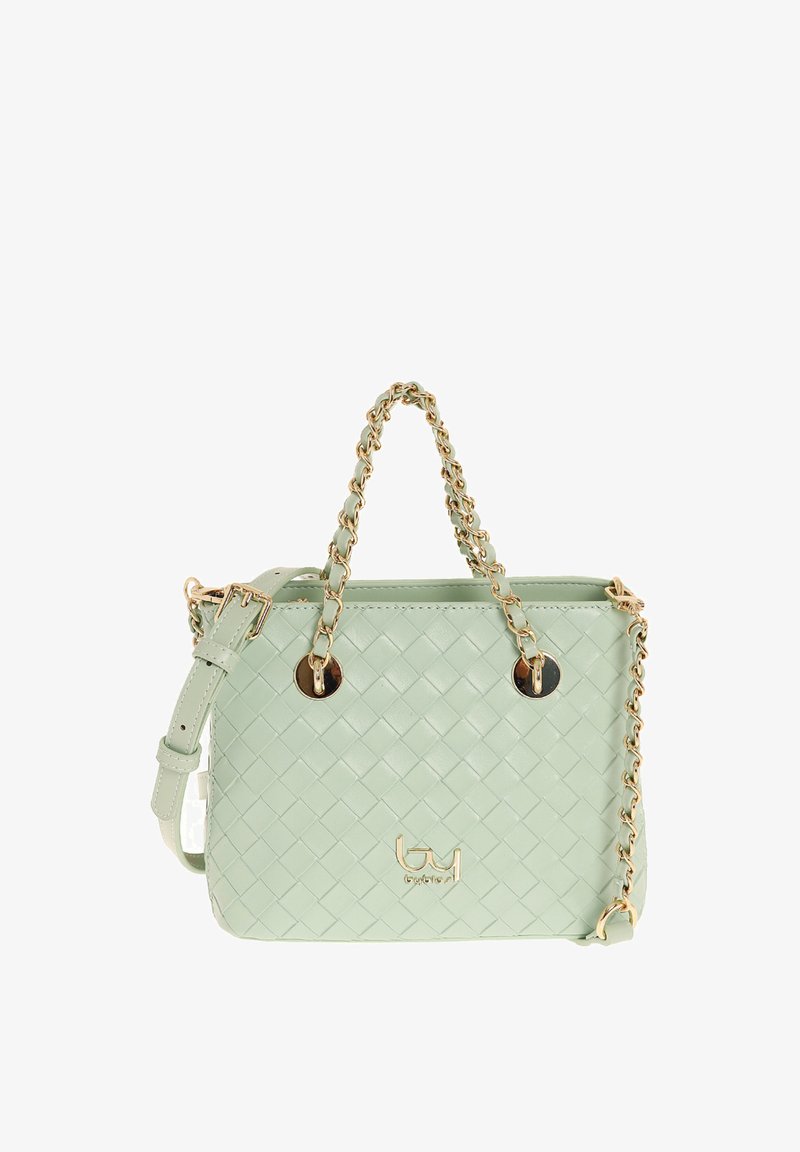 Borsa a tracolla in pelle intrecciata verde chiaro con manici a catena dorata e tracolla regolabile, caratterizzata da un piccolo logo dorato sul davanti.
