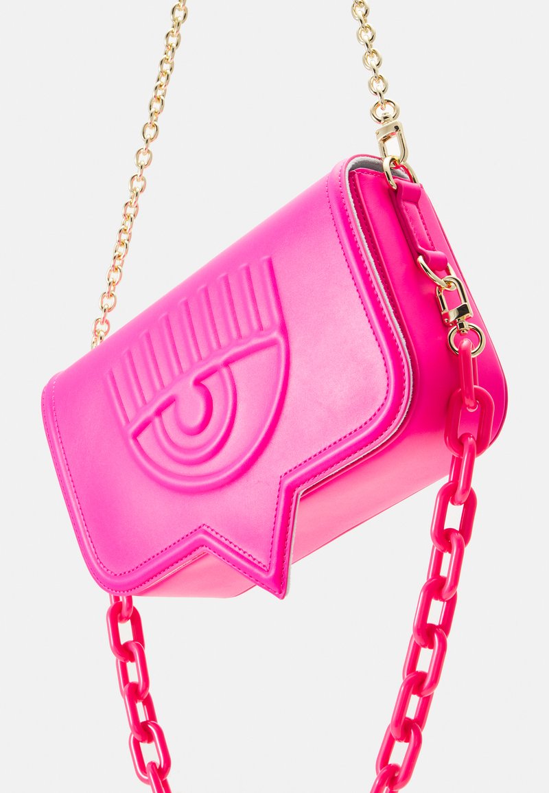 Damen Handtaschen | CHIARA FERRAGNI RANGE EYELIKE SKETCH Handtasche fandango/gelb - PB44362 Damen Handtaschen | CHIARA FERRAGNI RANGE EYELIKE SKETCH Handtasche fandango/gelb - PB44362