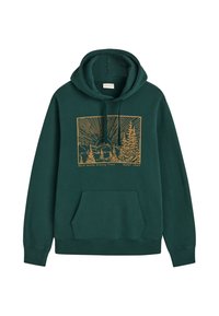 Sudadera con capucha de color verde oscuro que cuenta con un bolsillo frontal, capucha con cordón y un gráfico dorado que representa un bosque y montañas con rayos de luz del sol.
