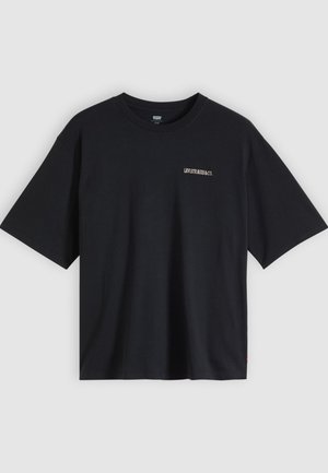 T-shirt preta de algodão com mangas curtas, gola redonda e pequeno logótipo "Levi Strauss & Co." bordado no peito esquerdo.