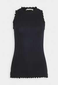 Sort ribbet tanktop med højudskæring og flæser ved ærmegab og kant, lavet af et glat, strækbart stof.