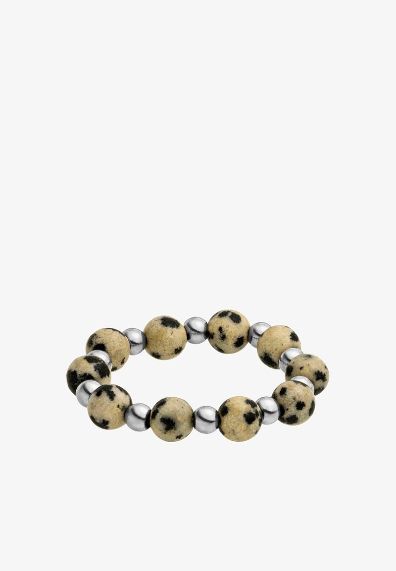 Das Stretch-Armband besteht aus abwechselnden beigen Lava-Rock-Perlen mit schwarzen Flecken und silberfarbenen Metallperlen, die ein rundes Design bilden.