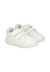 Zapatillas de lona blancas con dos correas de velcro, tejido texturizado, punta redonda y un sutil acento rosa en el talón. Suela de goma para un mejor agarre.