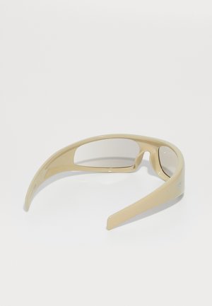 Uvrstitev 15: RETROSUPERFUTURE - CERCHIETTO PANNA UNISEX - Sončna očala