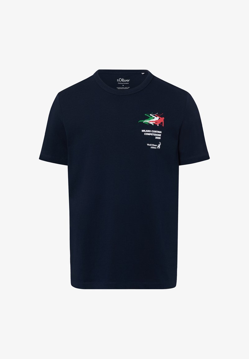 T-shirt en coton bleu marine à manches courtes, avec des graphiques brodés en vert, rouge et blanc, et un texte pour Milano Cortina 2026.