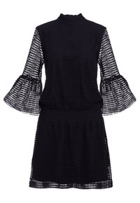 Vestido negro con cuello alto, tela texturizada, mangas largas con volantes y falda acampanada. Presenta un diseño con patrones en todo el vestido.