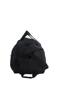 Borsa a duffle nera con tessuto resistente, due manici superiori e una tracolla regolabile, dotata di scompartimenti laterali con zip.