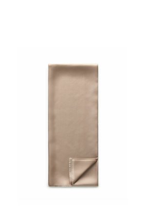 Beige rektangulært borddækning, glat tekstur, foldet hjørne med en kantet kant, vist mod en hvid baggrund.