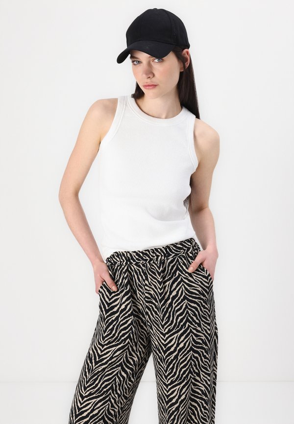 ONLKATTY - Trousers3