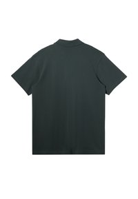 Tmavě zelené polo tričko s krátkým rukávem a klasickým límcem, vyrobené z měkké tkaniny, s rovný střih a bez viditelných designových detailů.