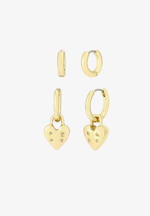 Goldene Creolenohrringe mit herzförmigen Anhängern, die fünf kleine erhabene Punkte aufweisen. Glatte, glänzende Oberfläche; modernes Design.