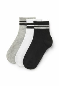 Unausgewählt, Black