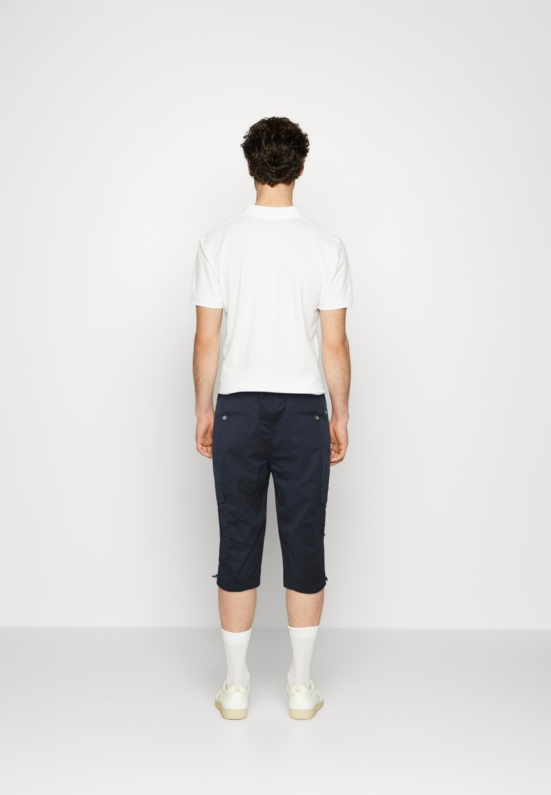 Herren Chino Shorts | Bugatti BERMUDA CAPRI Shorts navy/dunkelblau - KJ29779 Herren Chino Shorts | Bugatti BERMUDA CAPRI Shorts navy/dunkelblau - KJ29779