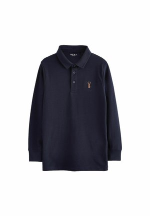 Polo en coton à manches longues bleu marine avec un col, doté de trois boutons et d'un petit logo brodé marron sur la poitrine gauche.