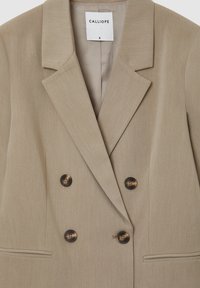 Thumbnail Image 7