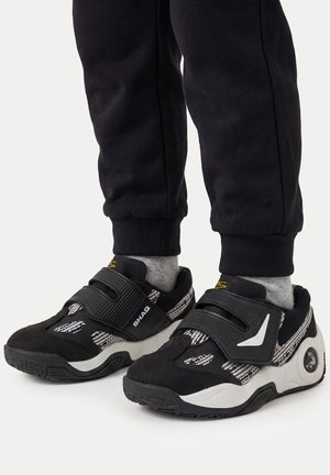 Shaq, SHAQ SNEAKERS BOY BLACK EOSS-RAQ - Lær-at-gå-sko - black