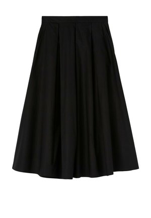 Zwarte geplooide rok met een uitlopende snit, gemaakt van lichtgewicht stof, met een gladde textuur en een lengte tot halverwege de kuit.