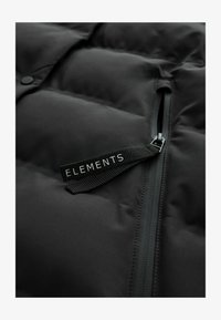 Selected, black