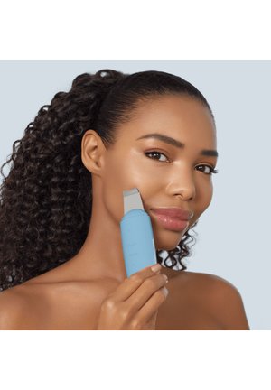 GESKE, MICROCURRENT SKIN SCRUBBER BLACKHEAD REMOVER 9 IN 1 - Skincare tool - aquamarine