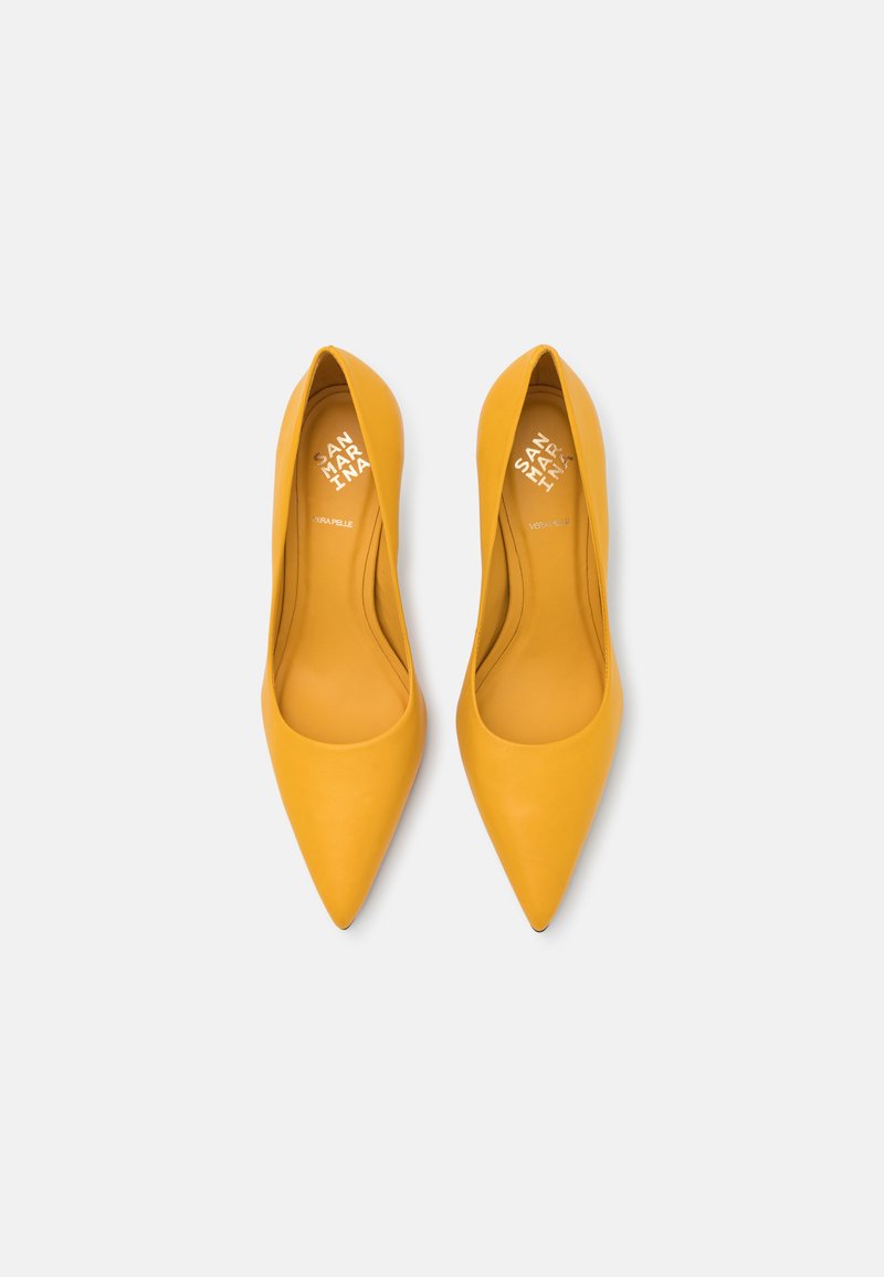 escarpins jaunes san marina