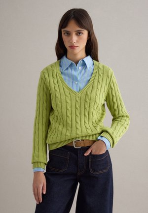 AZURE PULLOVER IN REGULAR FIT WITH CABLE - Jersey de punto - pistachio green
