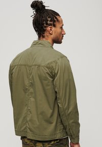 Superdry & Co CLASSIC HARRINGTON - Lichte jas - dark khaki