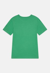 Green short-sleeve T-shirt made of soft fabric, featuring a classic crew neckline and a smooth, unadorned surface.
