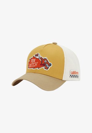 Casquette jaune et beige avec un design de loup brodé orange et blanc bien visible, panneaux latéraux en maille et étiquette "californi" sur le côté.