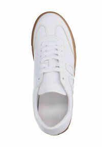 White leather sneaker with a rounded toe, flat rubber sole, and traditional lacing. Features stitched accents and a padded collar for comfort.