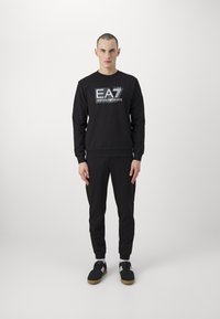 EA7 Emporio Armani - TRACKSUIT - Tepláková souprava - nero Miniatura obrázku 1