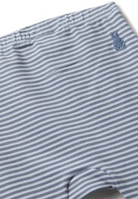 Leggings per neonati a righe blu e bianche con vita elasticizzata e piccolo coniglio ricamato vicino alla parte superiore.