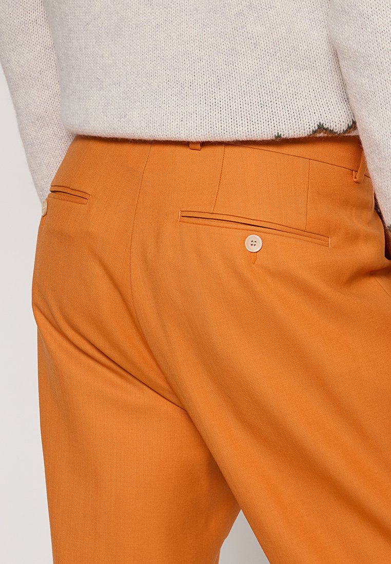 SLIM FIT