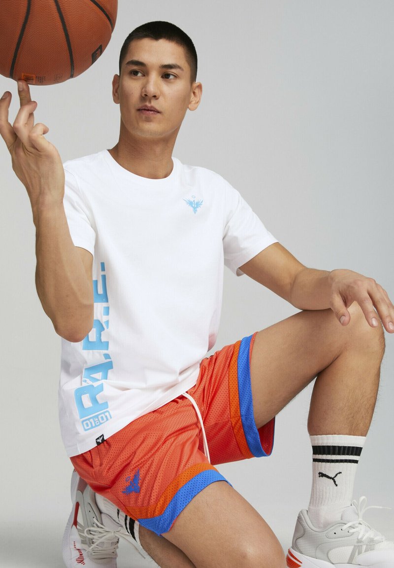 Puma MELO RARE BASKETBALL - T-shirt med print - white/vit - Zalando.se