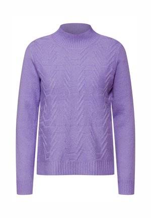 Pull léger violet en tricot doux. Il possède un col montant, des manches longues et un motif géométrique texturé sur le devant.