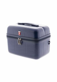 Funda dura de navy con forma rectangular, cierre de cremallera, herrajes metálicos y una asa en la parte superior. Superficie texturizada con líneas verticales y un logo.