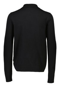 Maglione nero a maniche lunghe, realizzato in materiale morbido, presenta un colletto classico, polsini a costine e un orlo dritto con un accento del logo laterale.