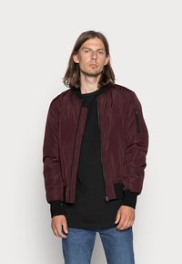 Urban Classics - 2-TONE BOMBER JACKET - Bomberjacks - burgundy/black Miniatuurafbeelding 1