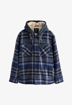 Chaqueta de franela a cuadros en tonos azul y gris, con capucha, dos bolsillos en el pecho y cierre de botón. Forrada con un material suave de color crema.