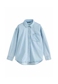 Lichtblauw denim overhemd met een knoopsluiting aan de voorkant, kraag en een enkele borstzak. Het heeft lange mouwen en een afgeronde zoom.