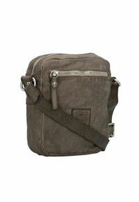 Borsa a tracolla in pelle marrone con finitura testurizzata, dotata di una tasca frontale con zip, tracolla regolabile e dettagli in metallo.