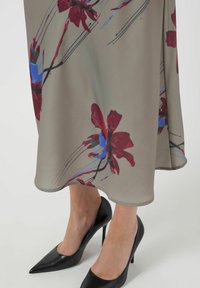 YAS YASPELLA MIDI SKIRT - Jupe trapèze - taupe gray