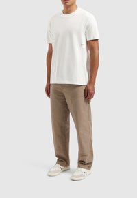 Pure Path CREWNECK - T-shirt basic - off white
