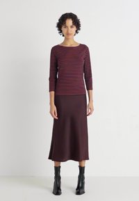 ONLY ONLFIFI BOX  - Tops ar garām piedurknēm - burgundy/black