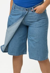 Ulla Popken Shorts di jeans - blue denim
