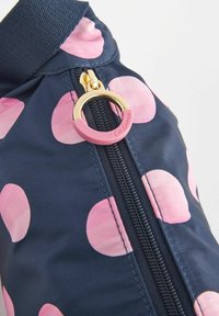 Cath Kidston ROUND MINI - REGULAR FIT - Keresztpántos táska - navy blue spot
