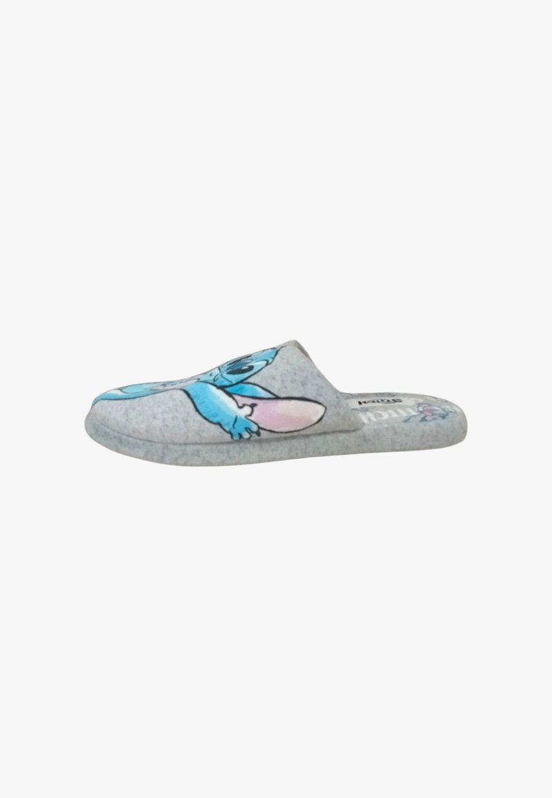 Pantofole in tessuto blu e grigio con design di personaggio dei cartoni animati. Punta aperta, chiusura posteriore, suola piatta e texture morbida.