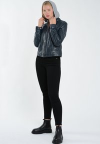 JCC Skinnjacka - navy