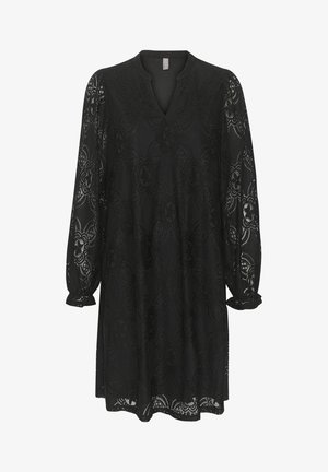 Črna čipkasta obleka z dolgimi rokavi, V-izrezom in cvetličnimi vzorci. Tkanina se zdi lahka in polprosojna ter ima nagubane manšete.